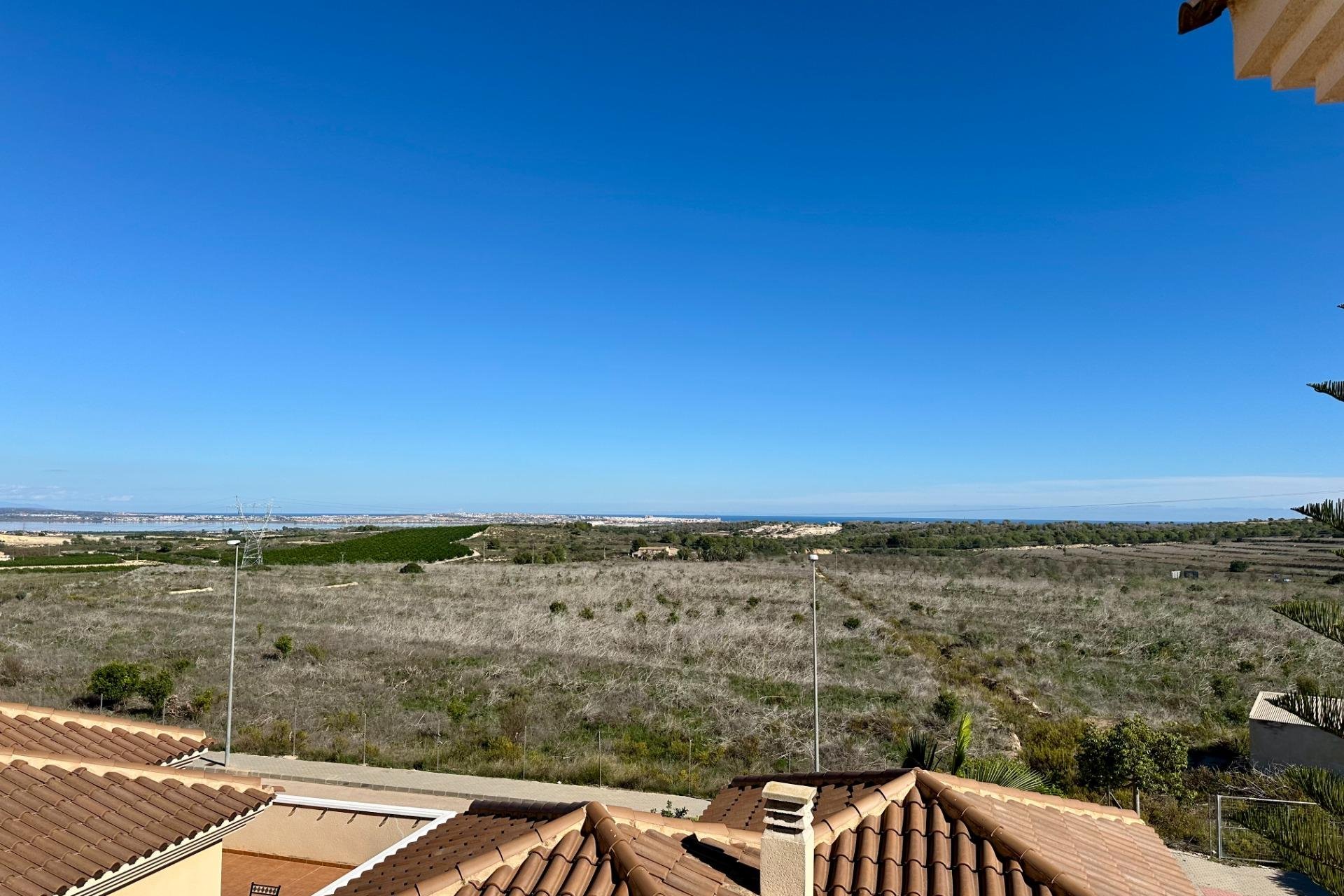 Herverkoop - Semi Detached -
San Miguel de Salinas - Residencial Los Flamencos