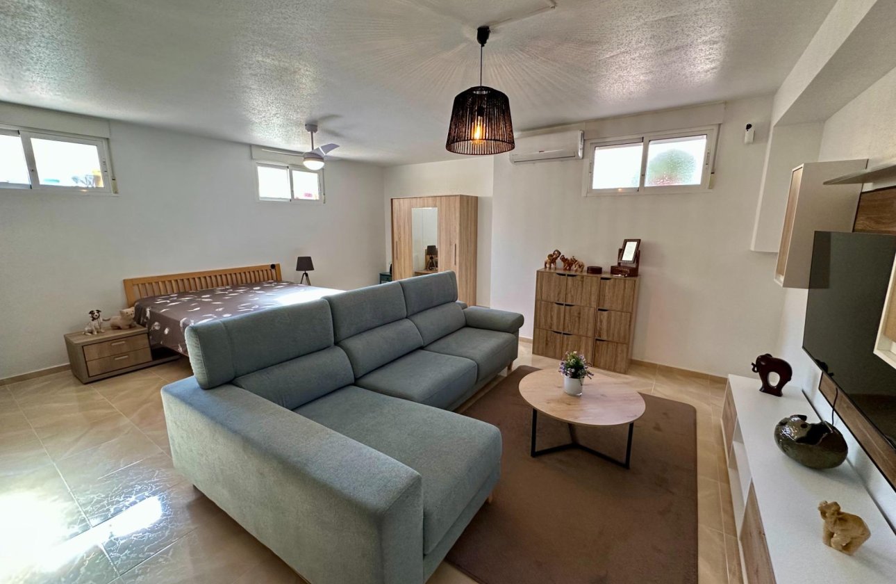 Herverkoop - Semi Detached -
San Miguel de Salinas - Residencial Los Flamencos