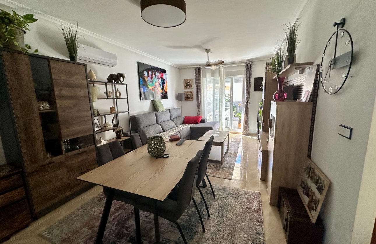 Herverkoop - Semi Detached -
San Miguel de Salinas - Residencial Los Flamencos