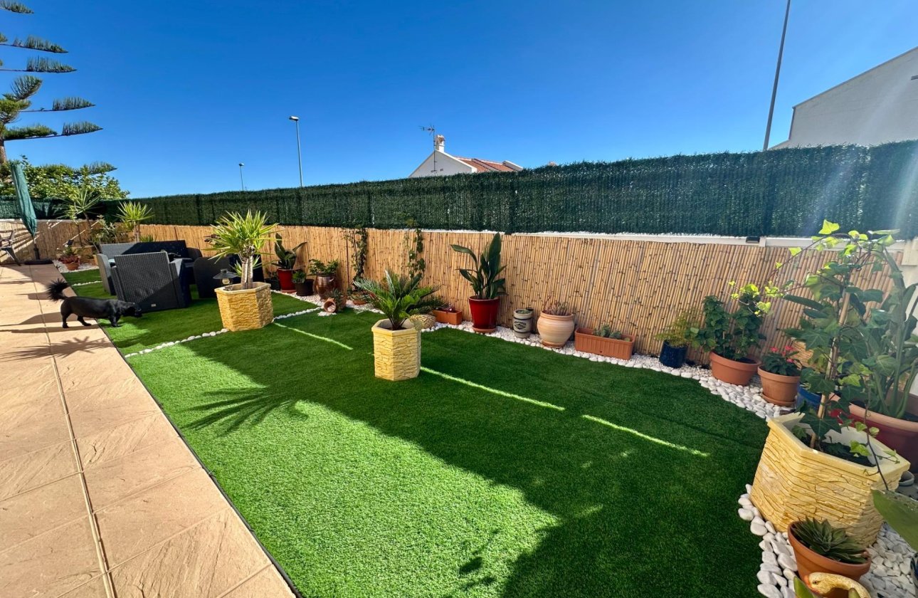 Herverkoop - Semi Detached -
San Miguel de Salinas - Residencial Los Flamencos