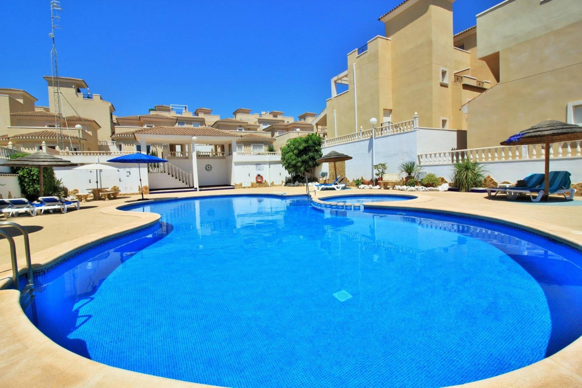 Herverkoop - Semi Detached -
San Miguel de Salinas - Residencial Los Flamencos