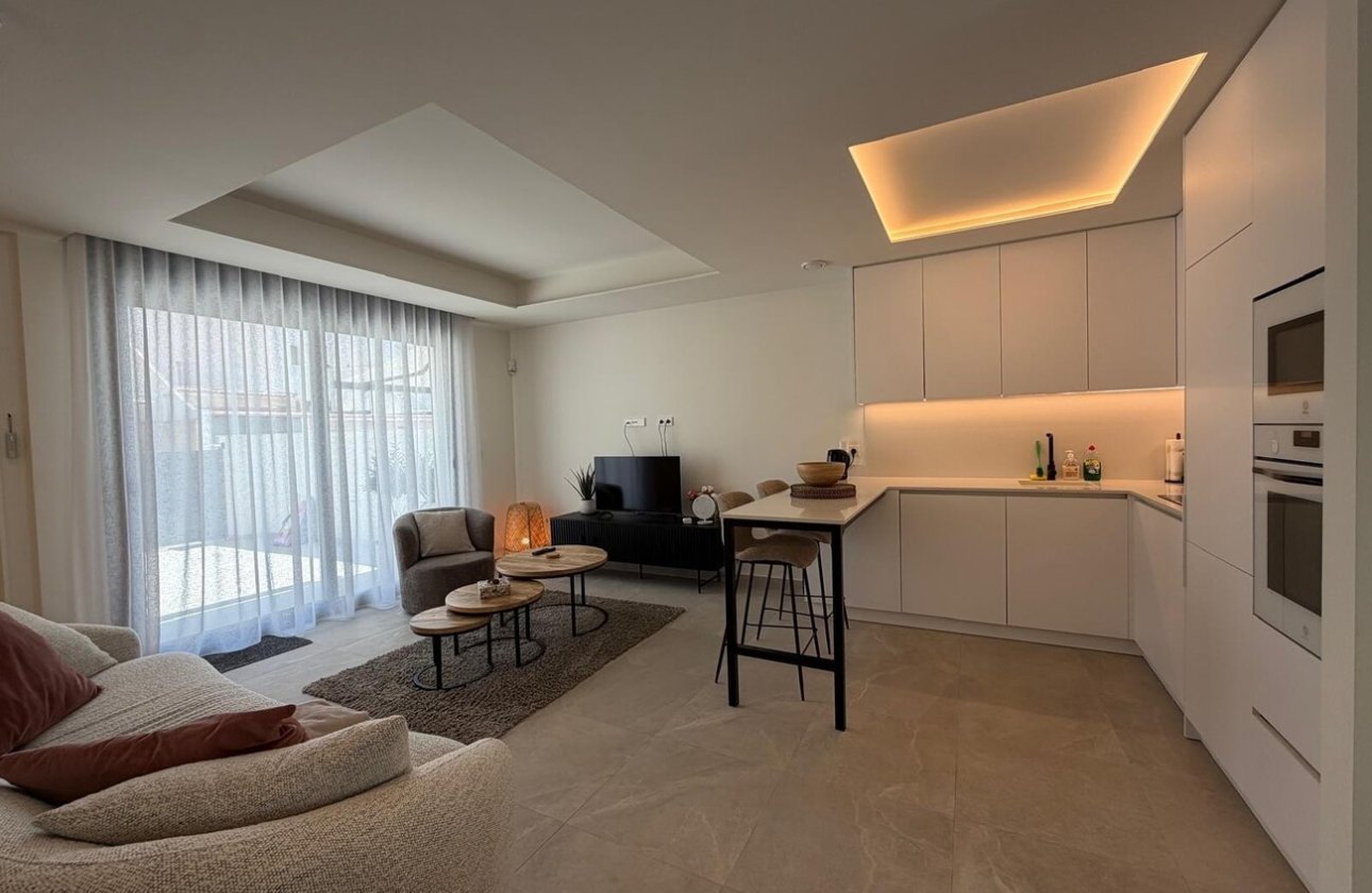 Herverkoop - Semi Detached -
Torre de la Horadada - Costa Blanca