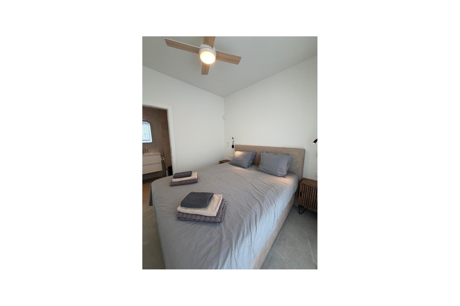 Herverkoop - Semi Detached -
Torre de la Horadada - Costa Blanca