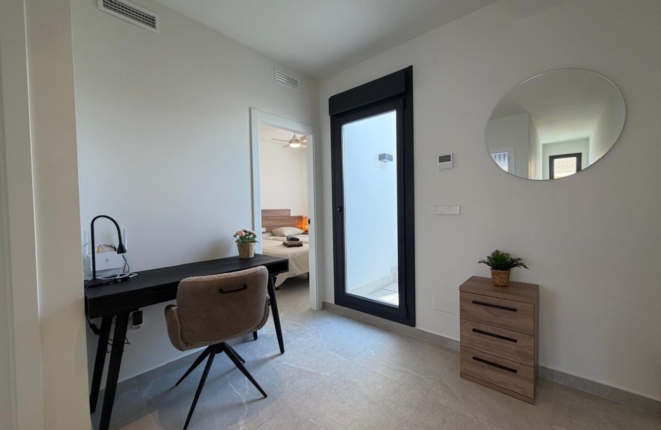 Herverkoop - Semi Detached -
Torre de la Horadada - Costa Blanca