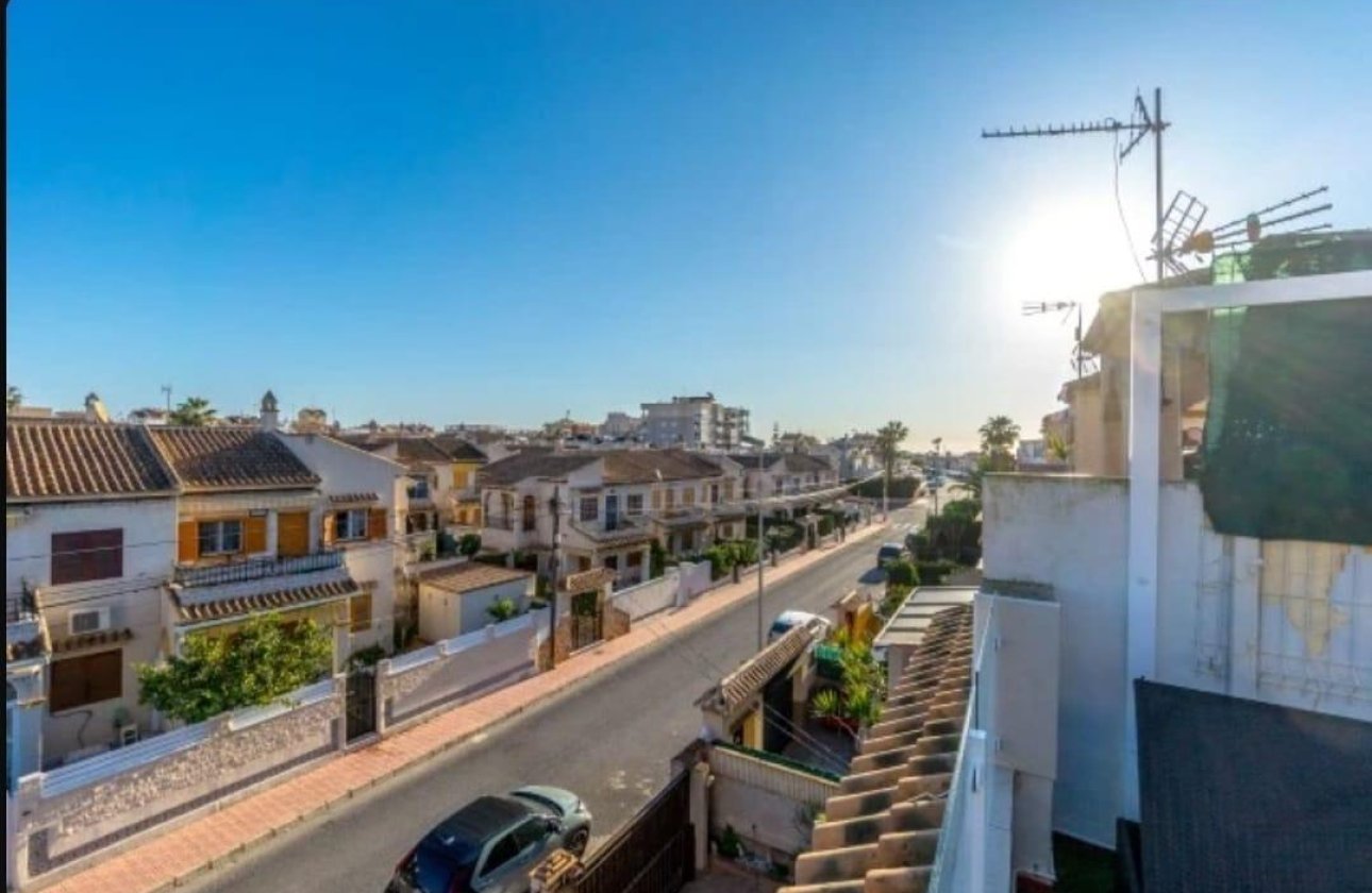 Herverkoop - Semi Detached -
Torrevieja - Aguas Nuevas