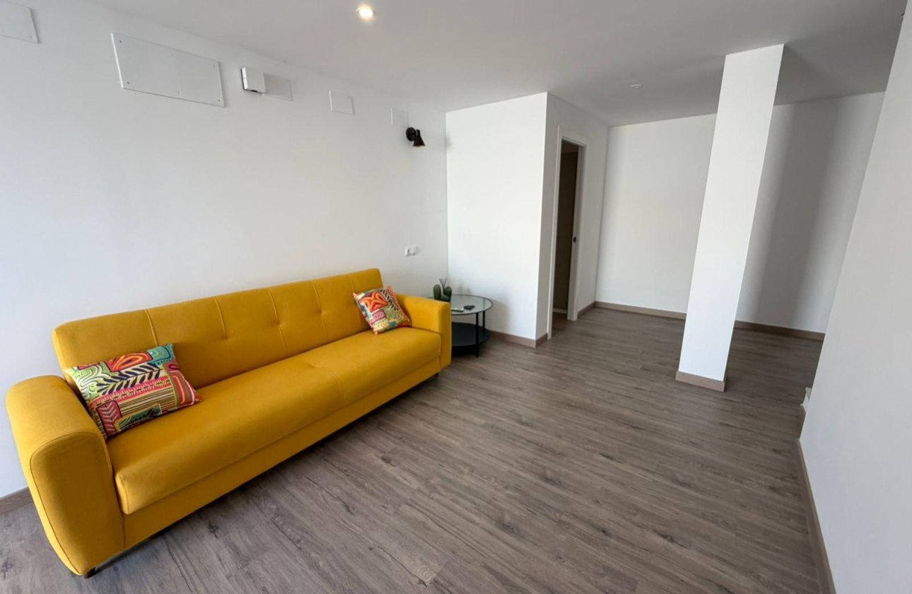 Herverkoop - Semi Detached -
Torrevieja - Cabo Cervera