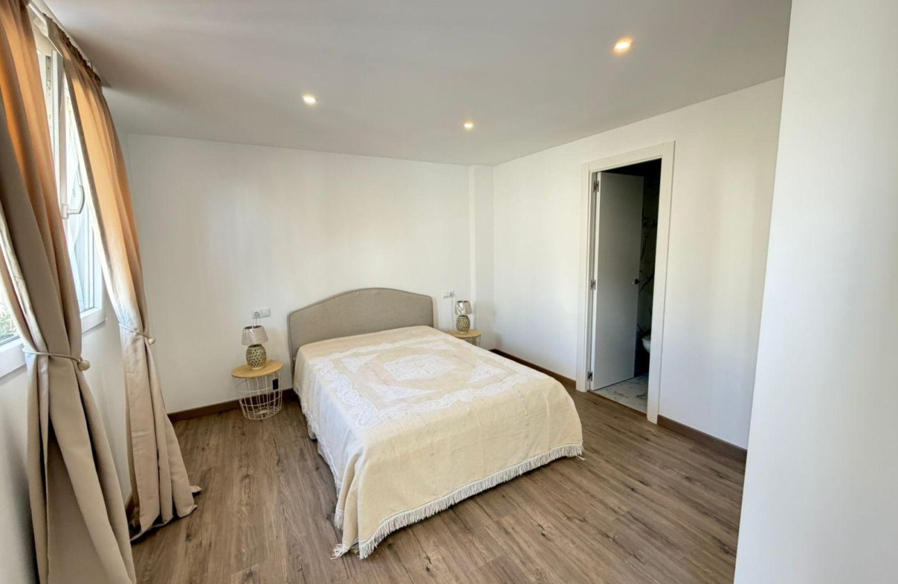 Herverkoop - Semi Detached -
Torrevieja - Cabo Cervera