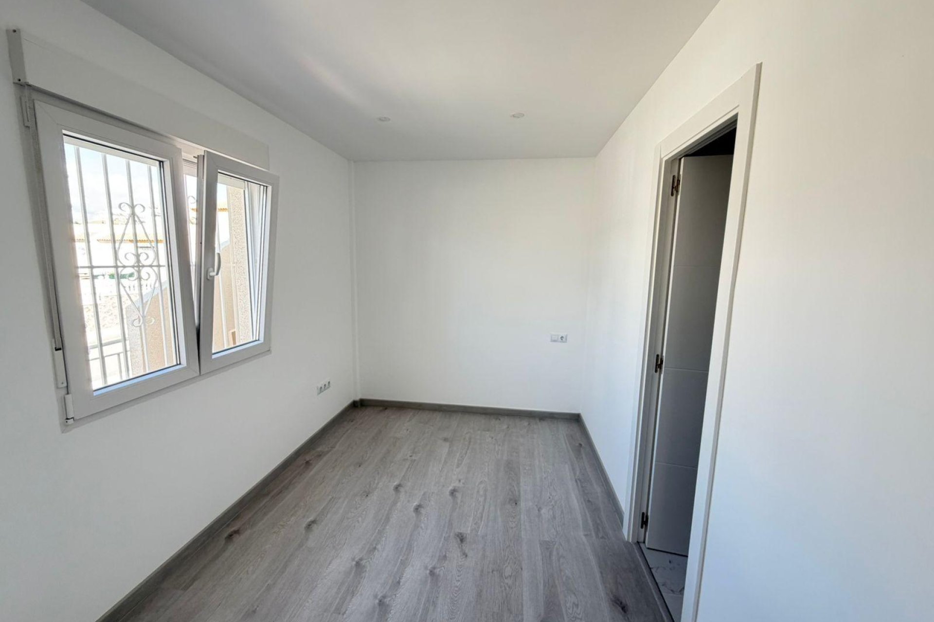 Herverkoop - Semi Detached -
Torrevieja - Cabo Cervera