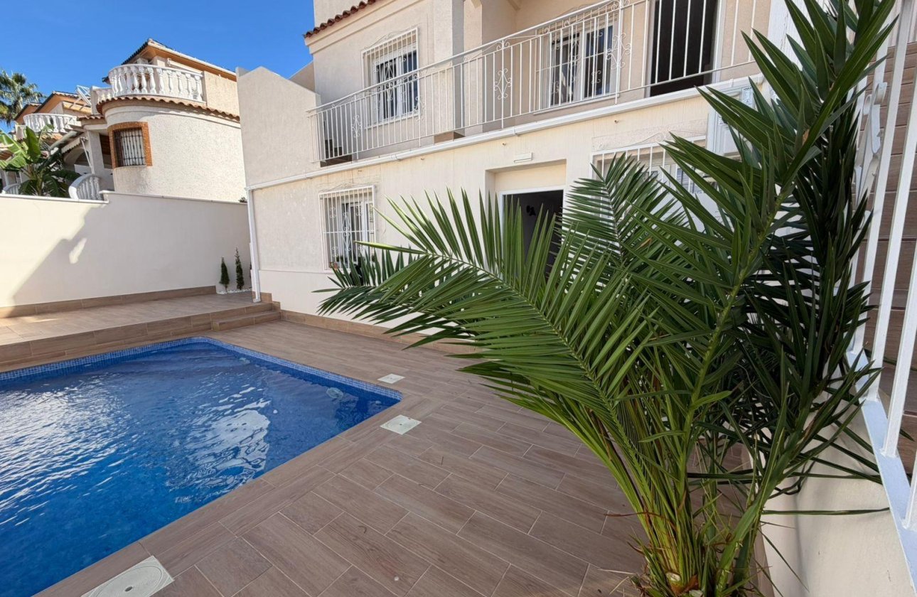 Herverkoop - Semi Detached -
Torrevieja - Cabo Cervera