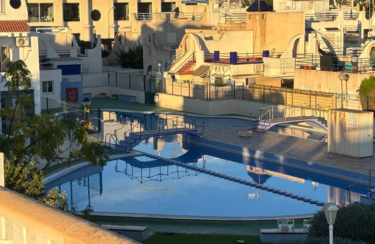 Herverkoop - Semi Detached -
Torrevieja - Carrefour