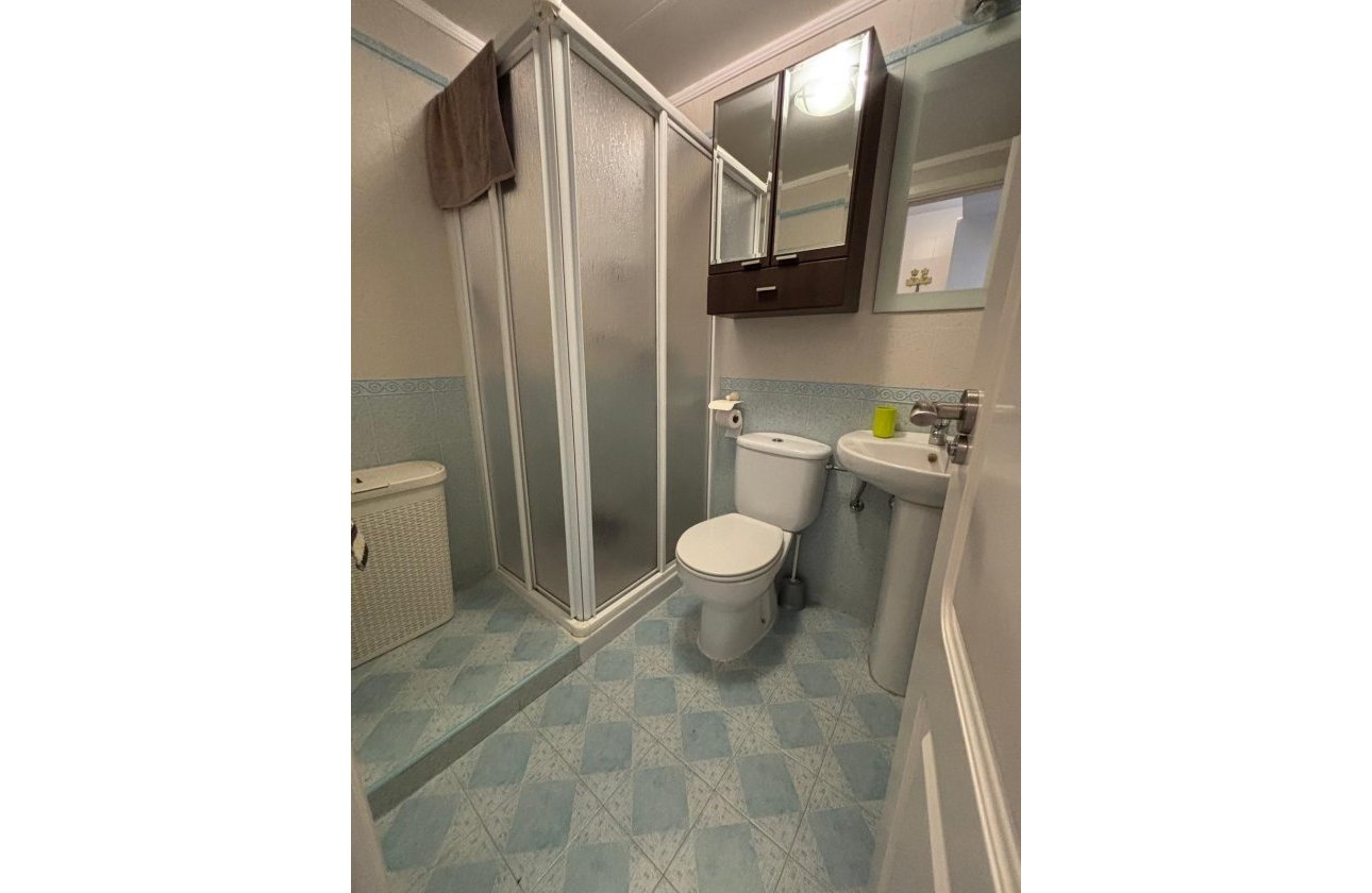 Herverkoop - Semi Detached -
Torrevieja - Carrefour