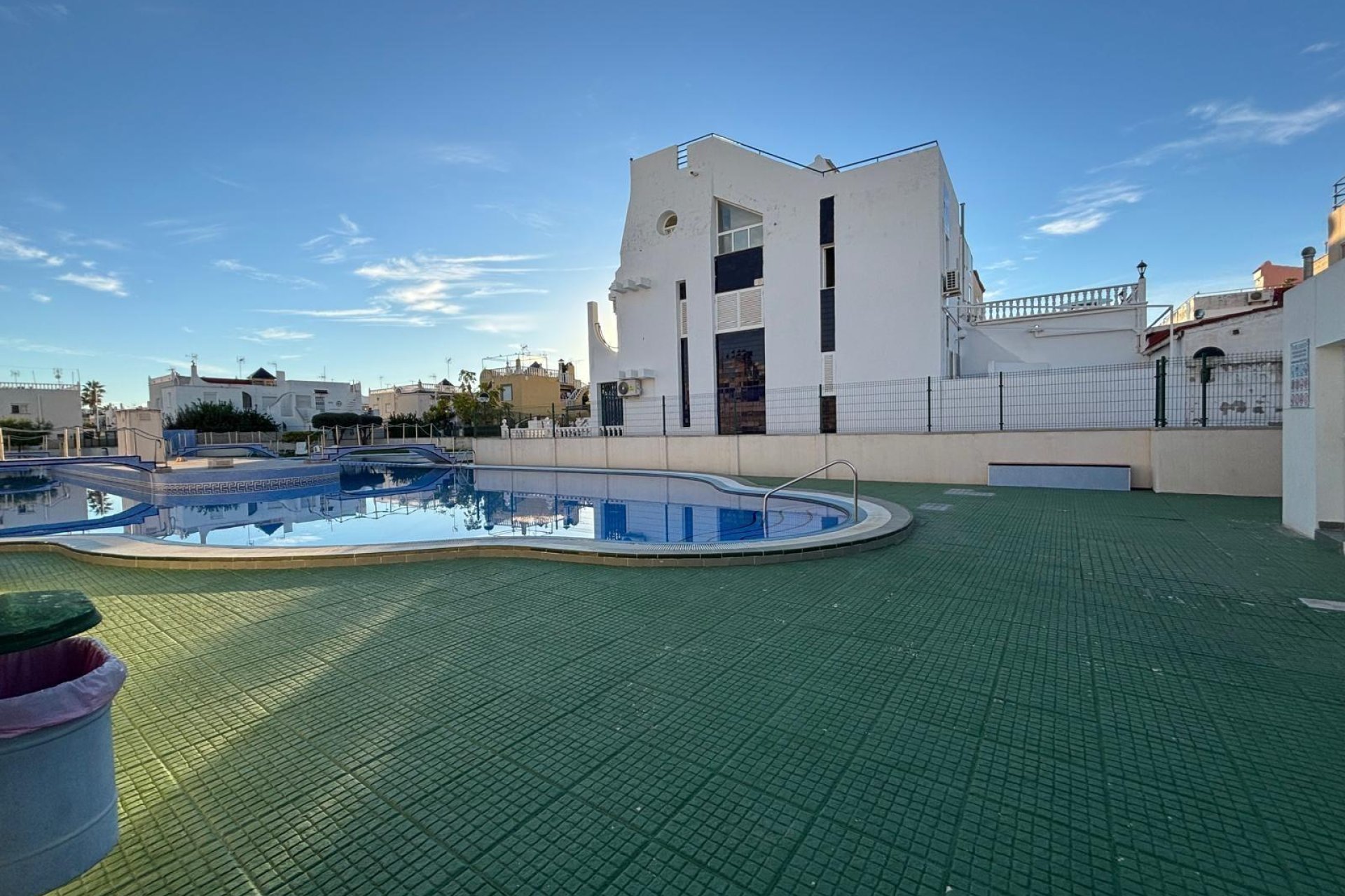 Herverkoop - Semi Detached -
Torrevieja - Carrefour
