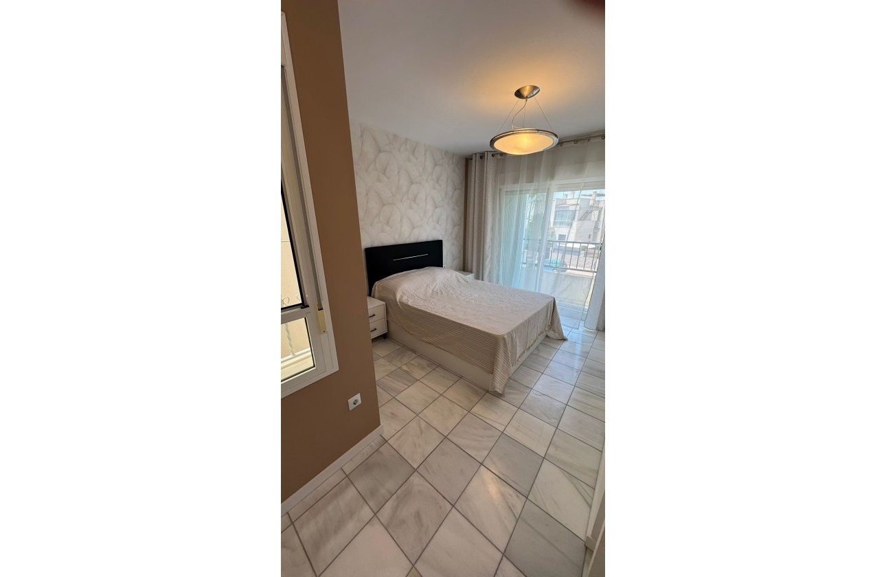 Herverkoop - Semi Detached -
Torrevieja - Costa Blanca