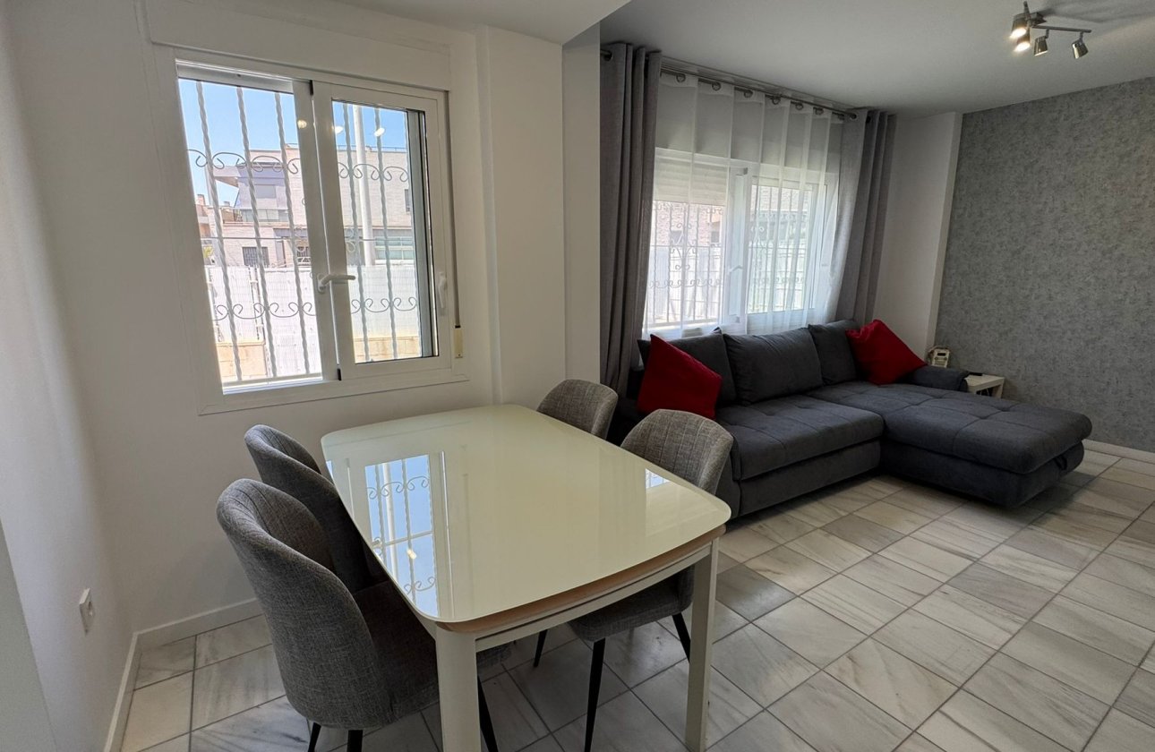 Herverkoop - Semi Detached -
Torrevieja - Costa Blanca