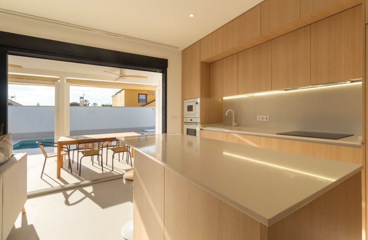 Herverkoop - Semi Detached -
Torrevieja - Costa Blanca