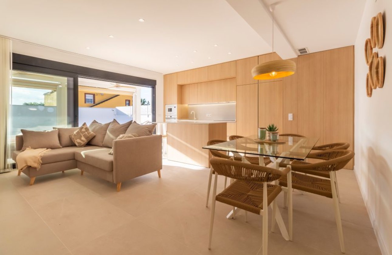 Herverkoop - Semi Detached -
Torrevieja - Costa Blanca