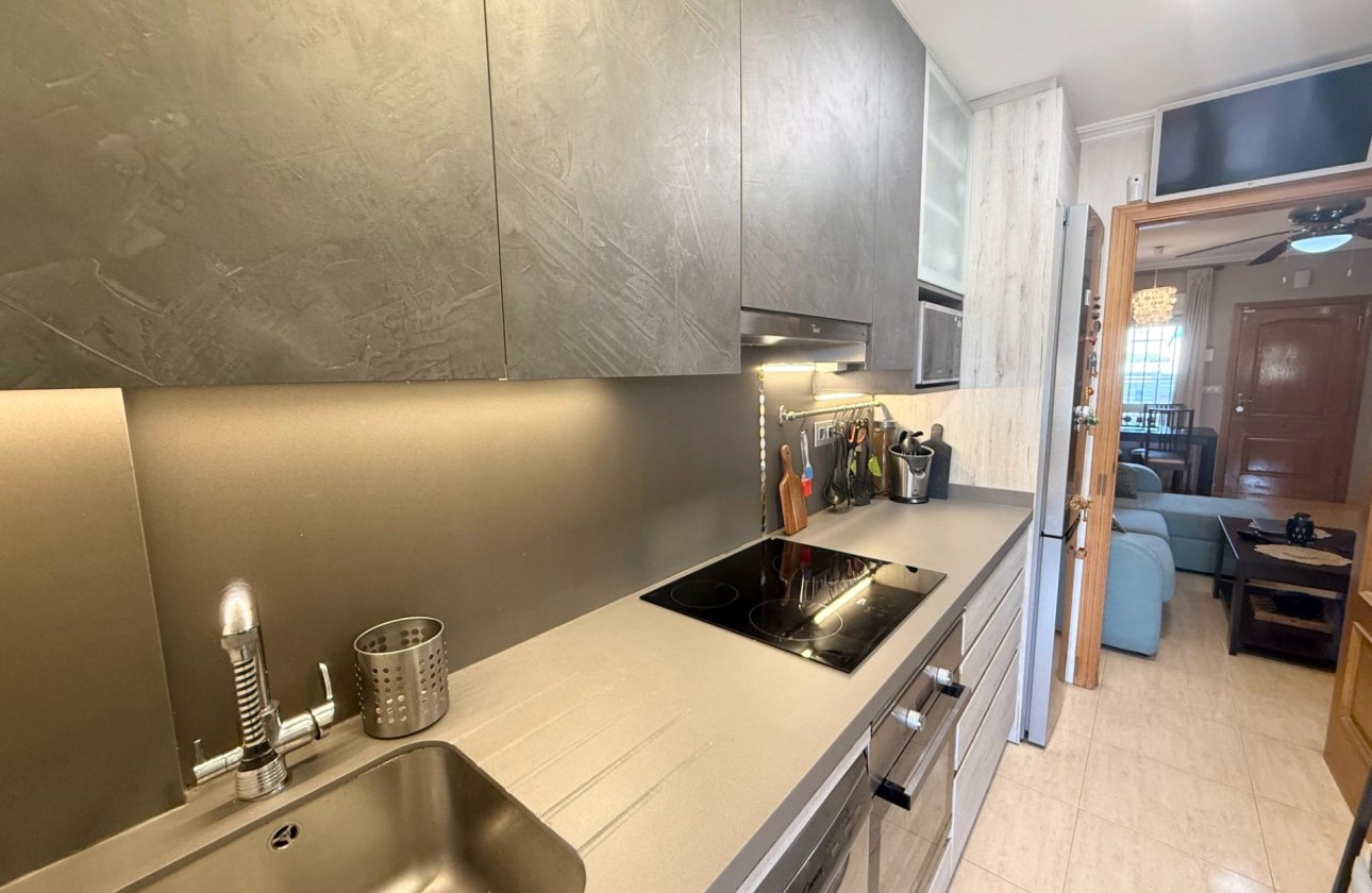 Herverkoop - Semi Detached -
Torrevieja - El Limonar