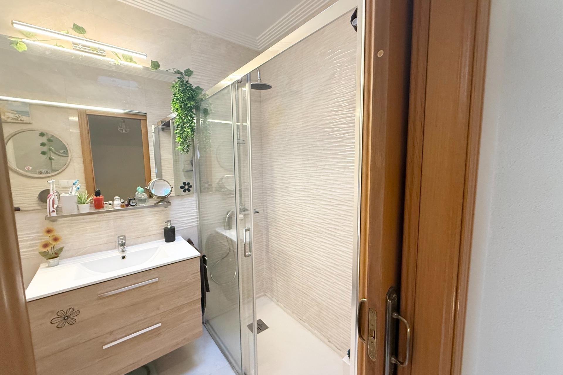 Herverkoop - Semi Detached -
Torrevieja - El Limonar