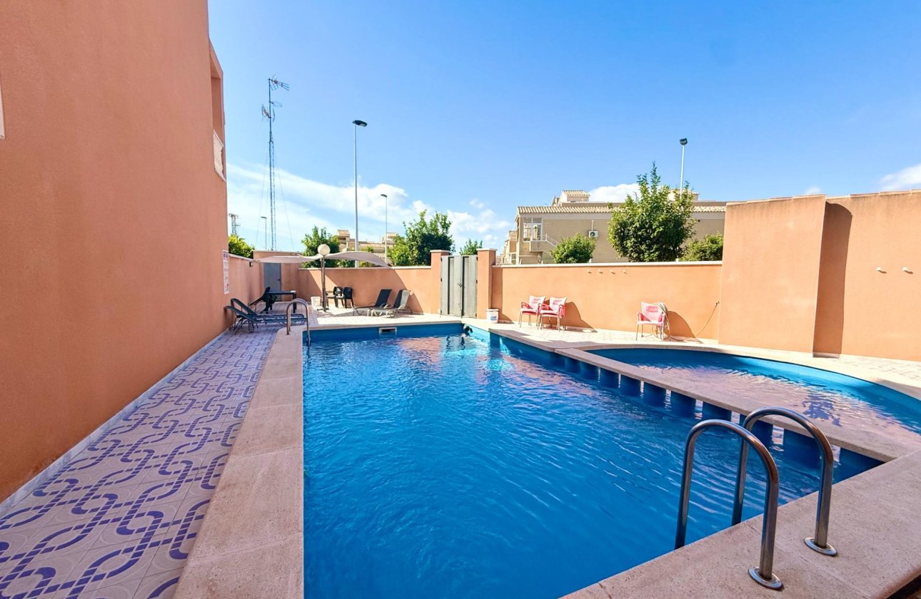 Herverkoop - Semi Detached -
Torrevieja - El Limonar