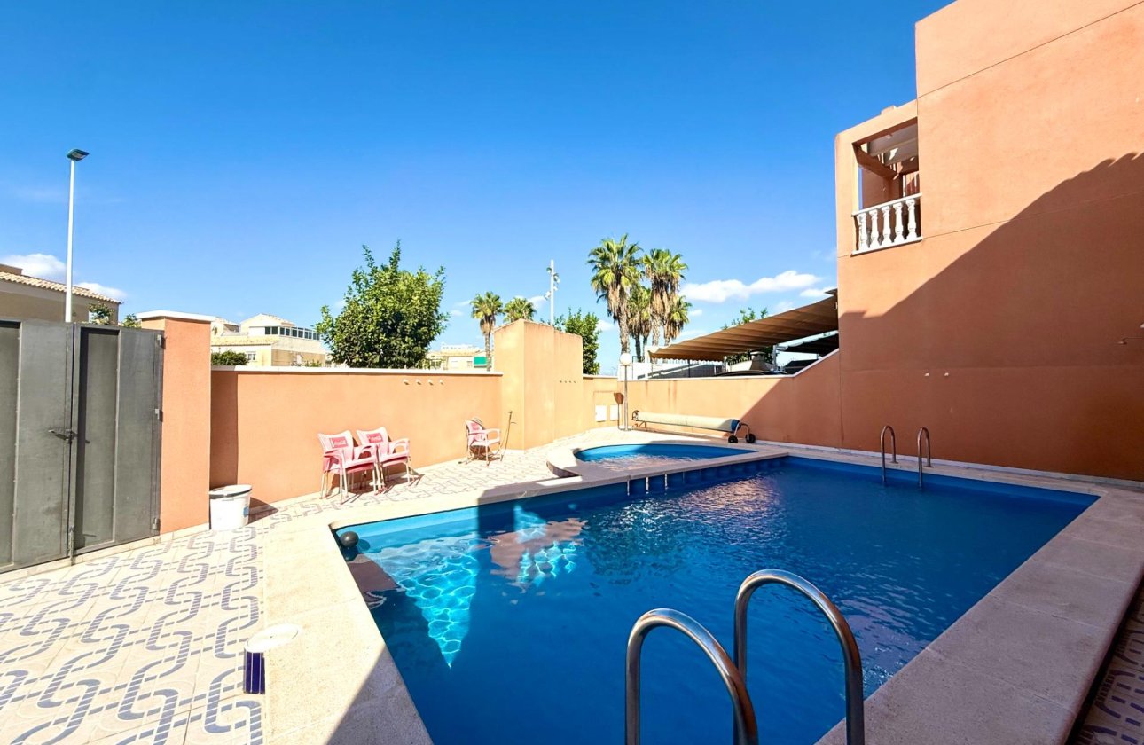 Herverkoop - Semi Detached -
Torrevieja - El Limonar