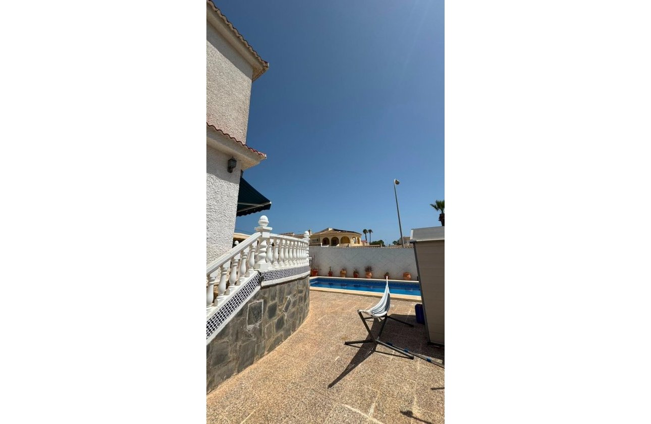 Herverkoop - Semi Detached -
Torrevieja - La Siesta - El Salado - Torreta