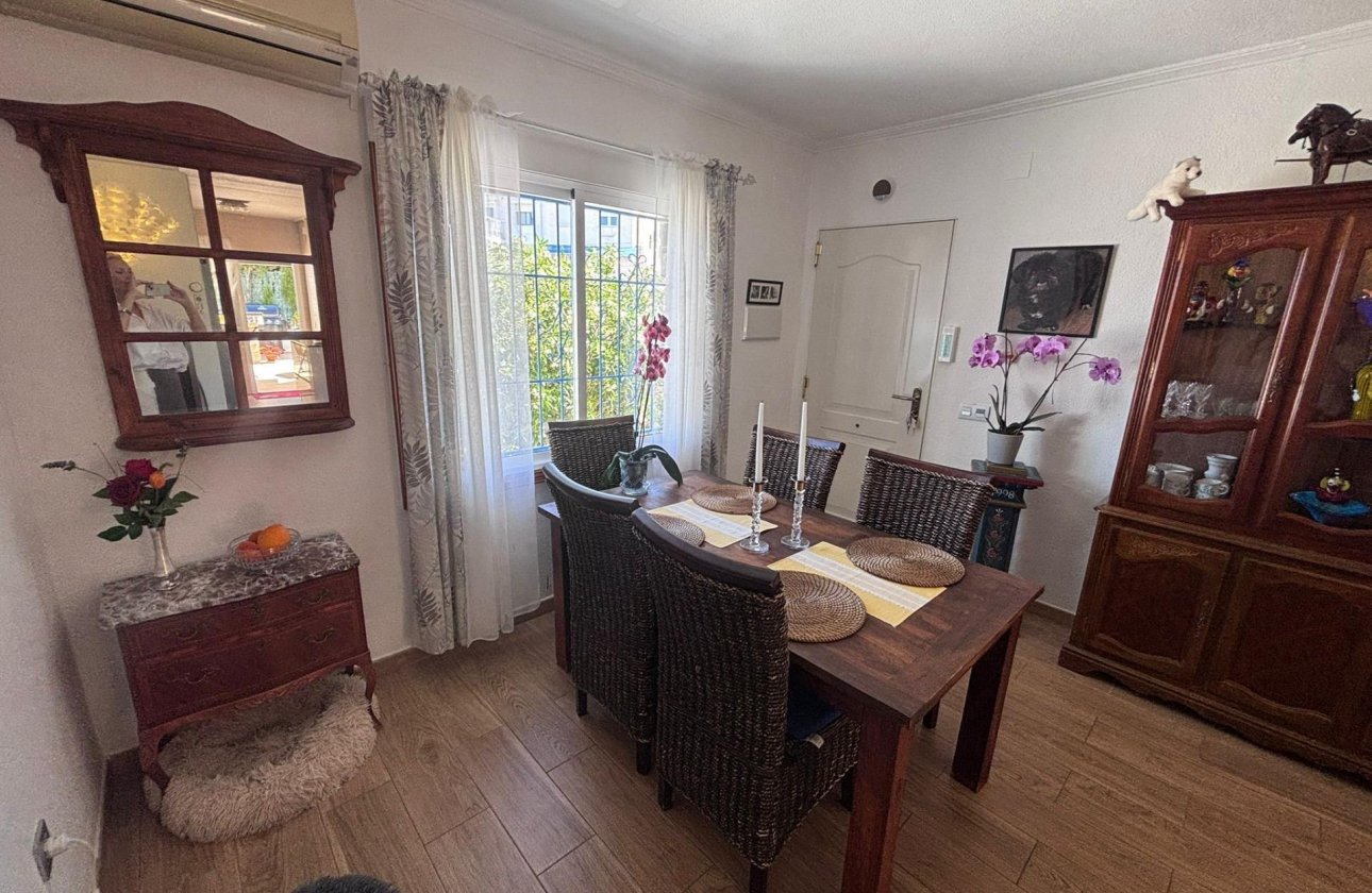 Herverkoop - Semi Detached -
Torrevieja - Los Balcones
