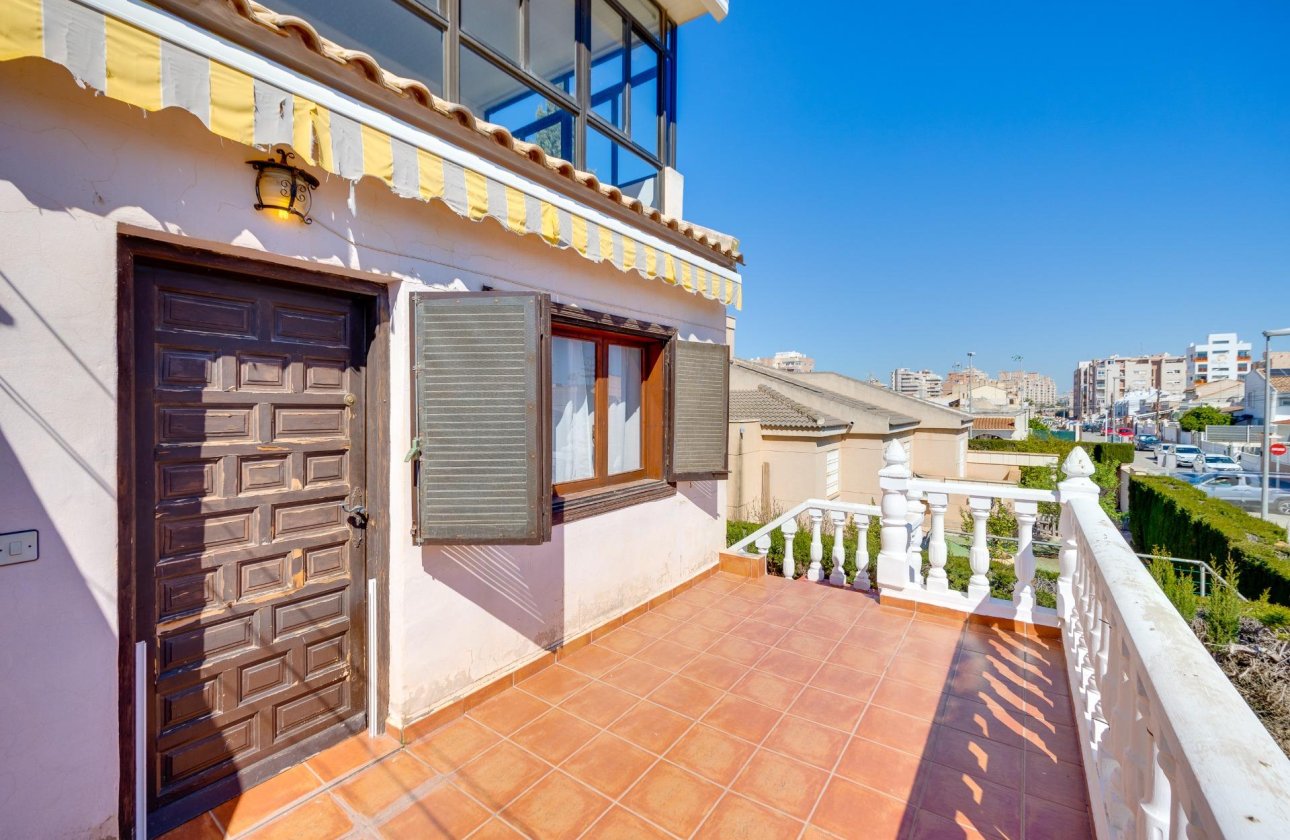 Herverkoop - Semi Detached -
Torrevieja - Nueva Torrevieja