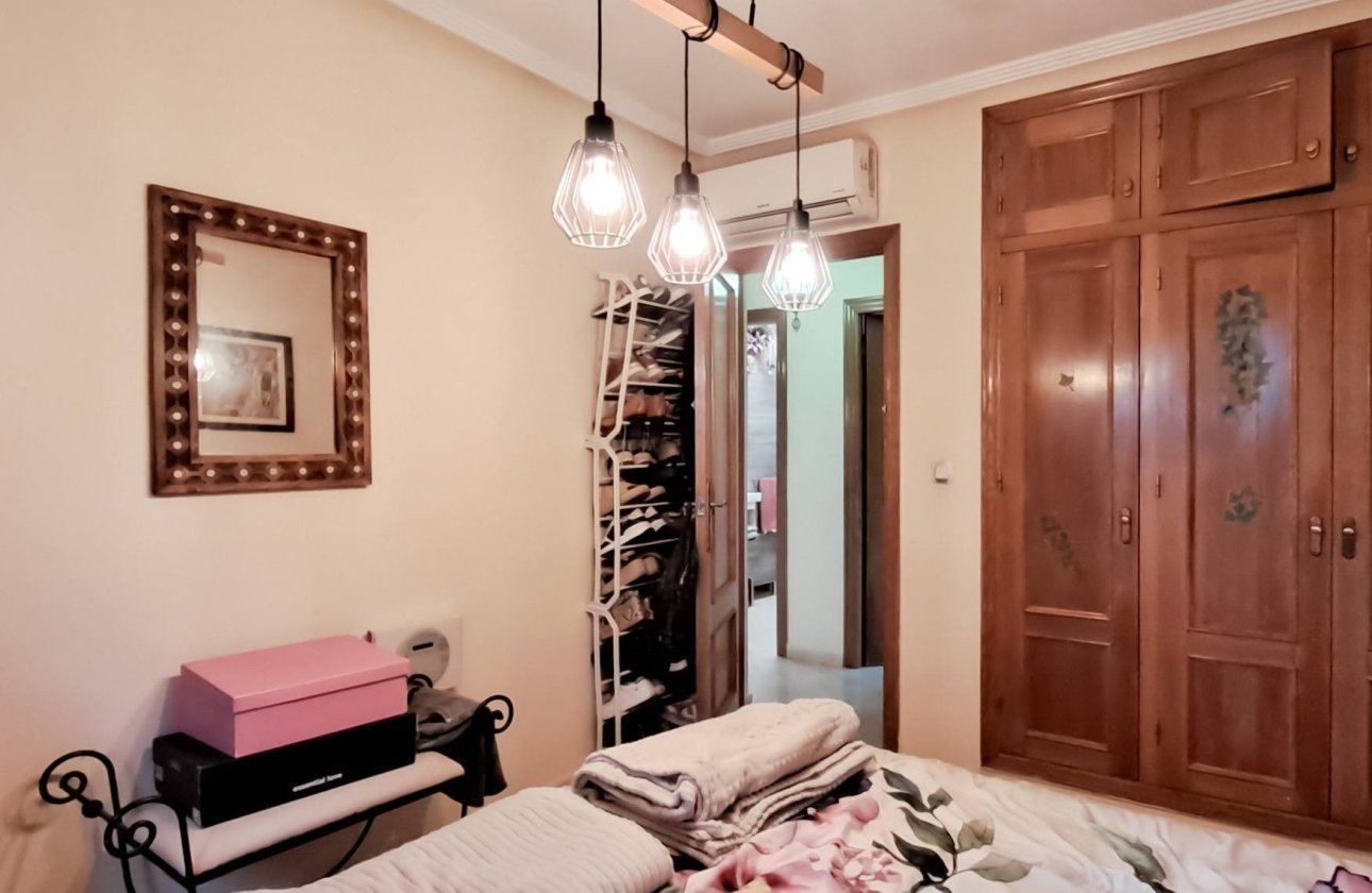 Herverkoop - Semi Detached -
Torrevieja - Parque Acuático - Sector 25