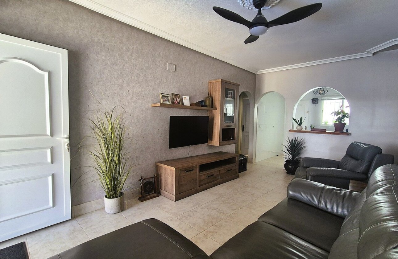 Herverkoop - Semi Detached -
Villamartin - Costa Blanca