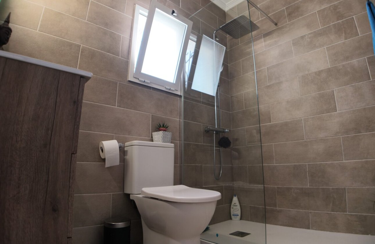 Herverkoop - Semi Detached -
Villamartin - Costa Blanca