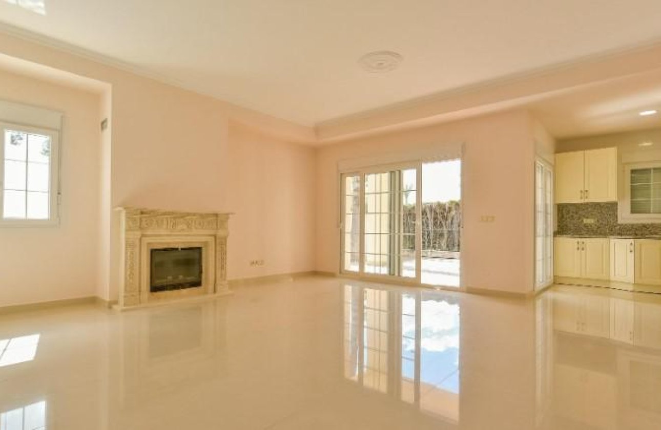 Herverkoop - Town House -
Cabo Roig - Costa Blanca