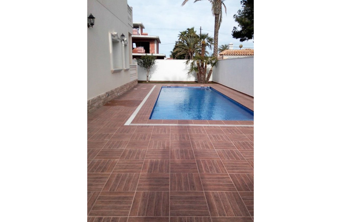 Herverkoop - Town House -
Cabo Roig - Costa Blanca