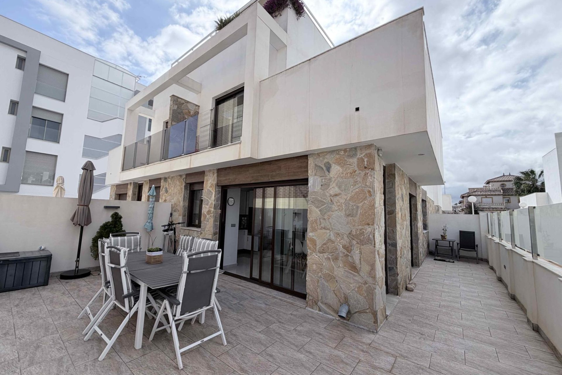 Herverkoop - Town House -
Cabo Roig - Costa Blanca