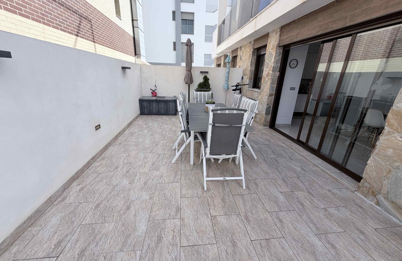 Herverkoop - Town House -
Cabo Roig - Costa Blanca