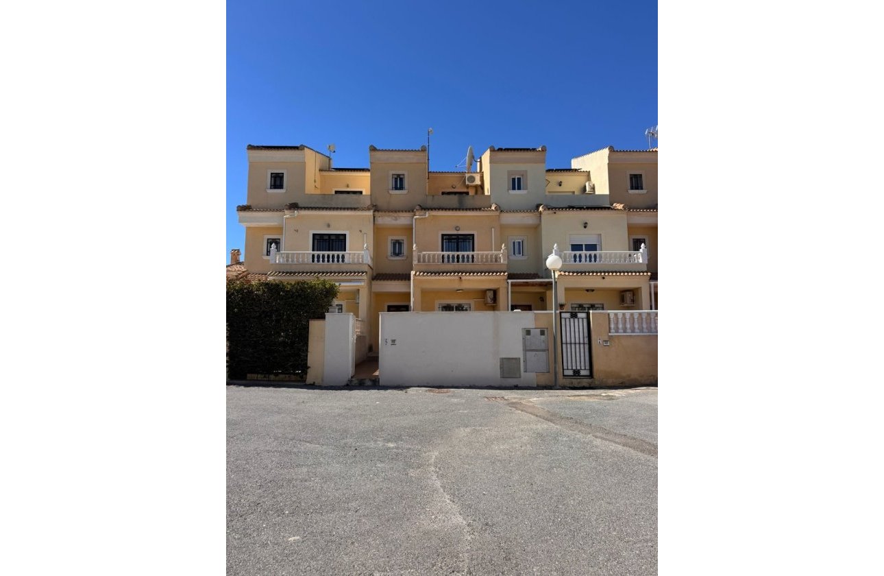 Herverkoop - Town House -
Campoamor - Costa Blanca
