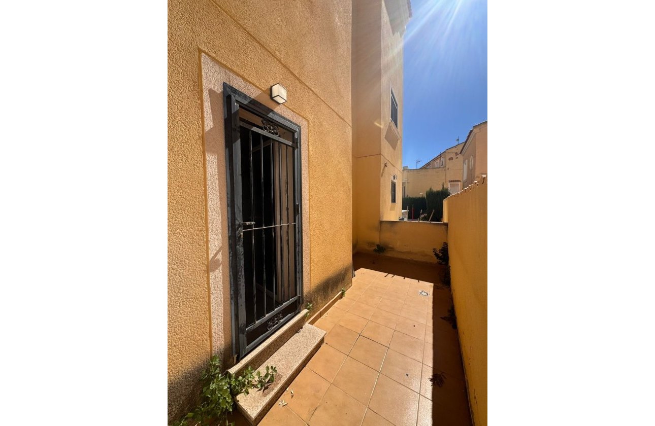 Herverkoop - Town House -
Campoamor - Costa Blanca