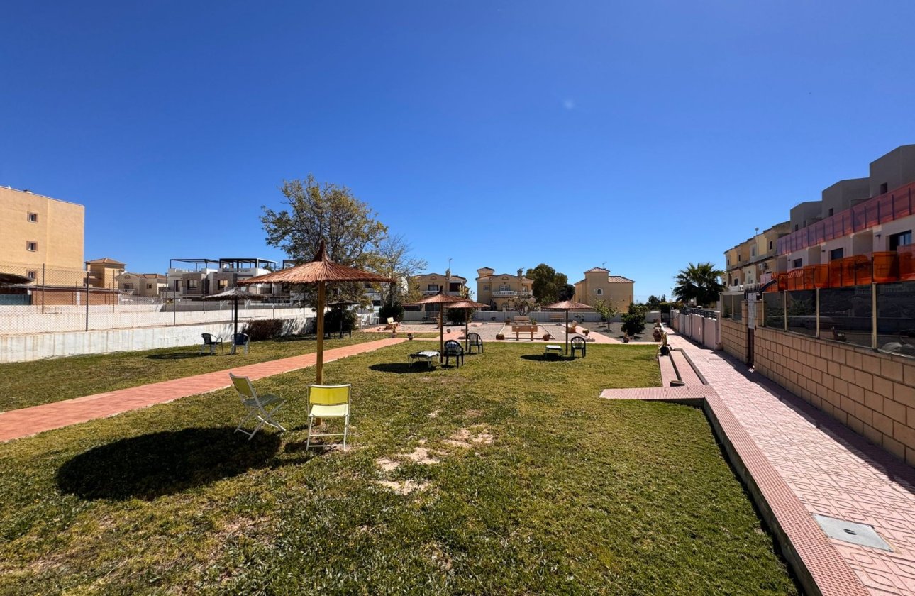 Herverkoop - Town House -
Campoamor - Costa Blanca