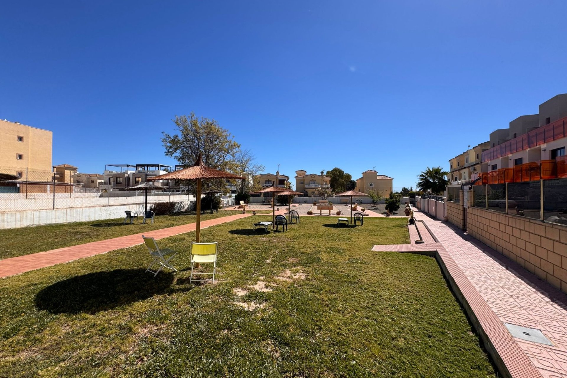 Herverkoop - Town House -
Campoamor - Costa Blanca