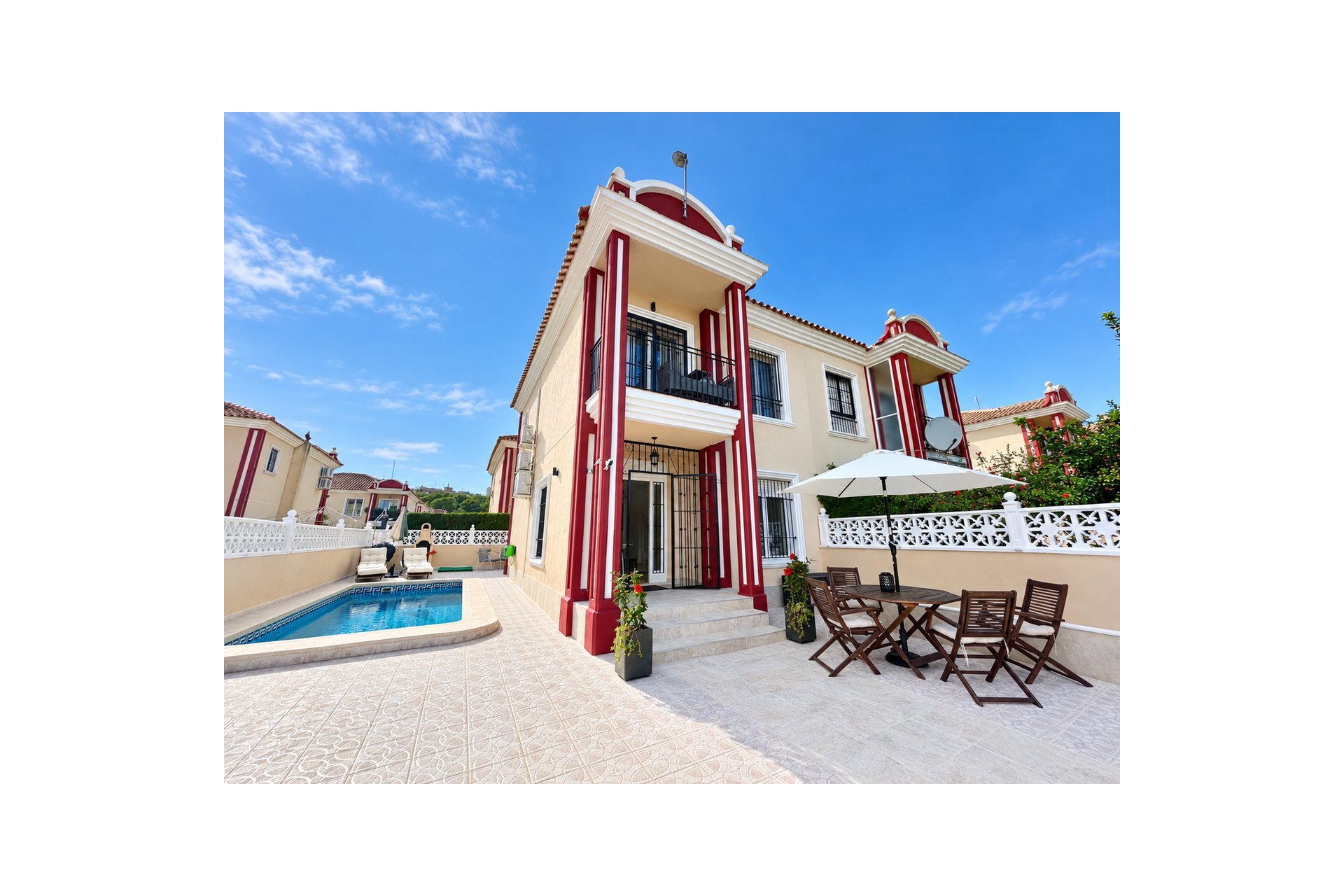 Herverkoop - Town House -
Dehesa de Campoamor - Costa Blanca