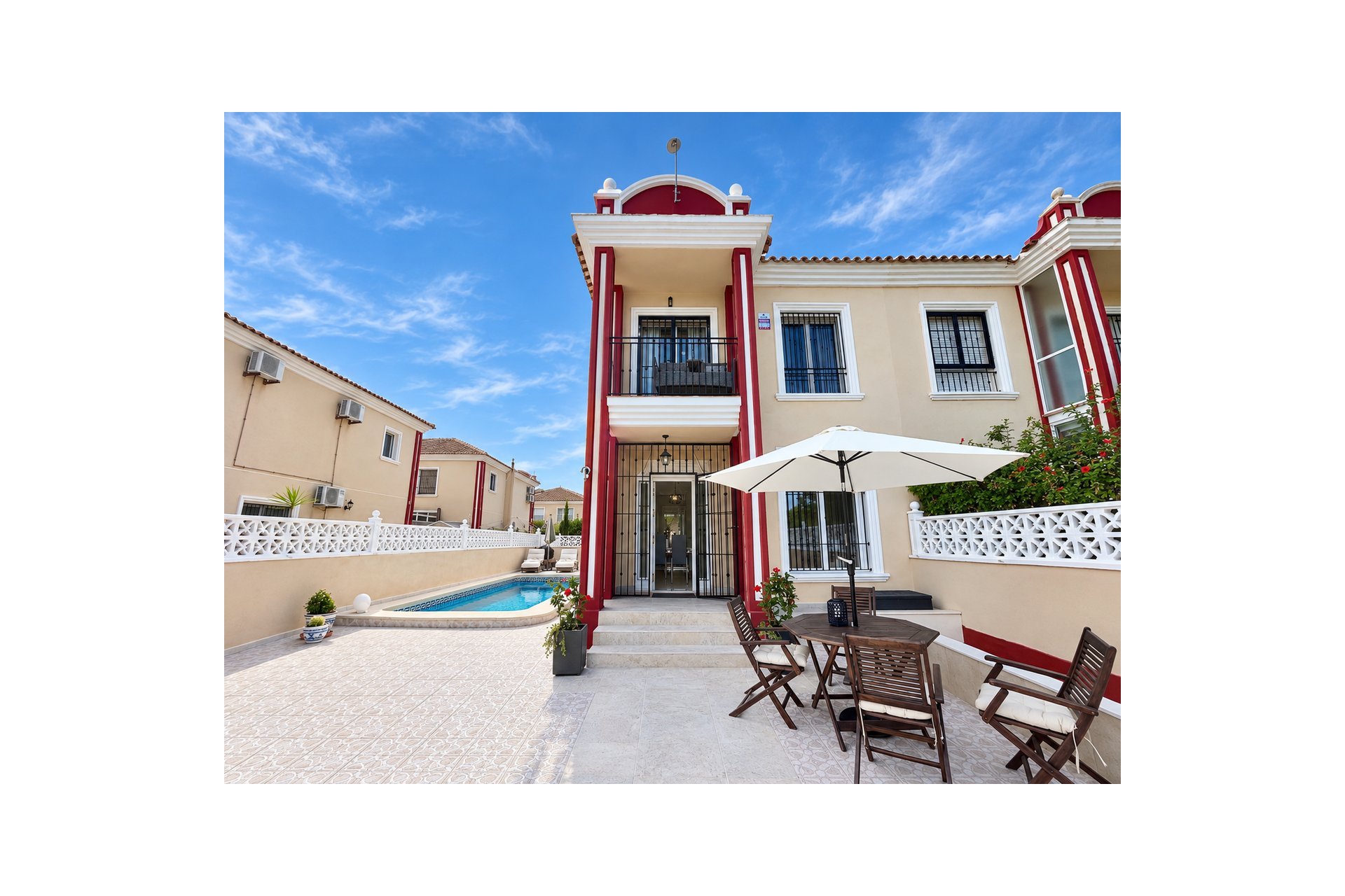 Herverkoop - Town House -
Dehesa de Campoamor - Costa Blanca