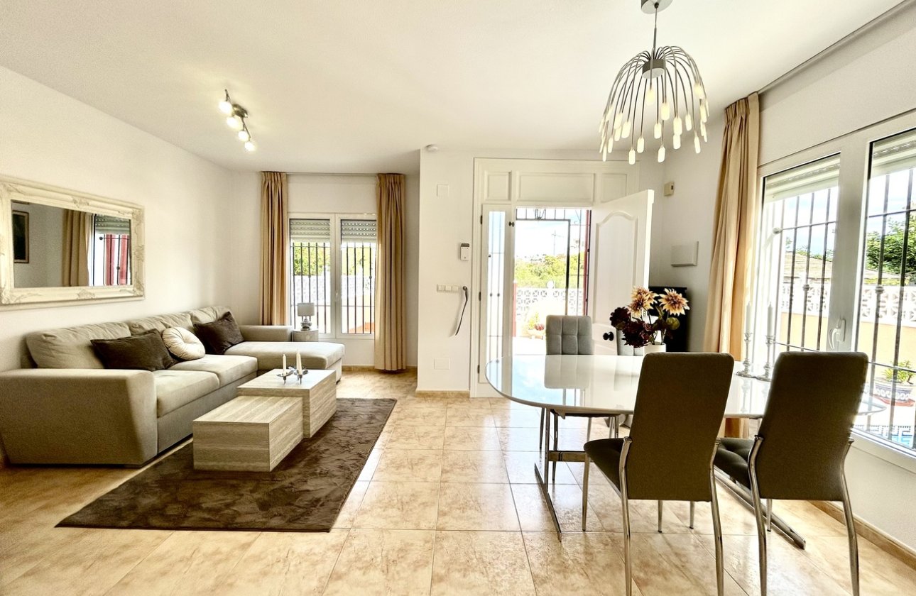 Herverkoop - Town House -
Dehesa de Campoamor - Costa Blanca