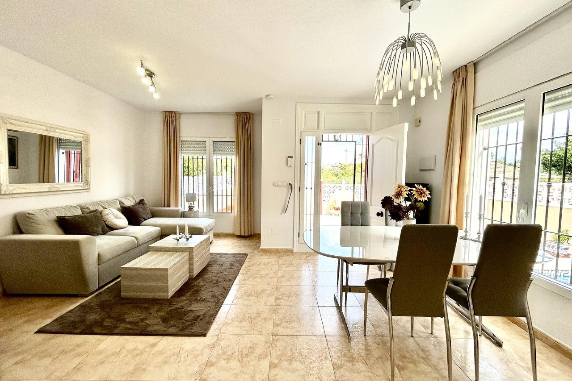 Herverkoop - Town House -
Dehesa de Campoamor - Costa Blanca