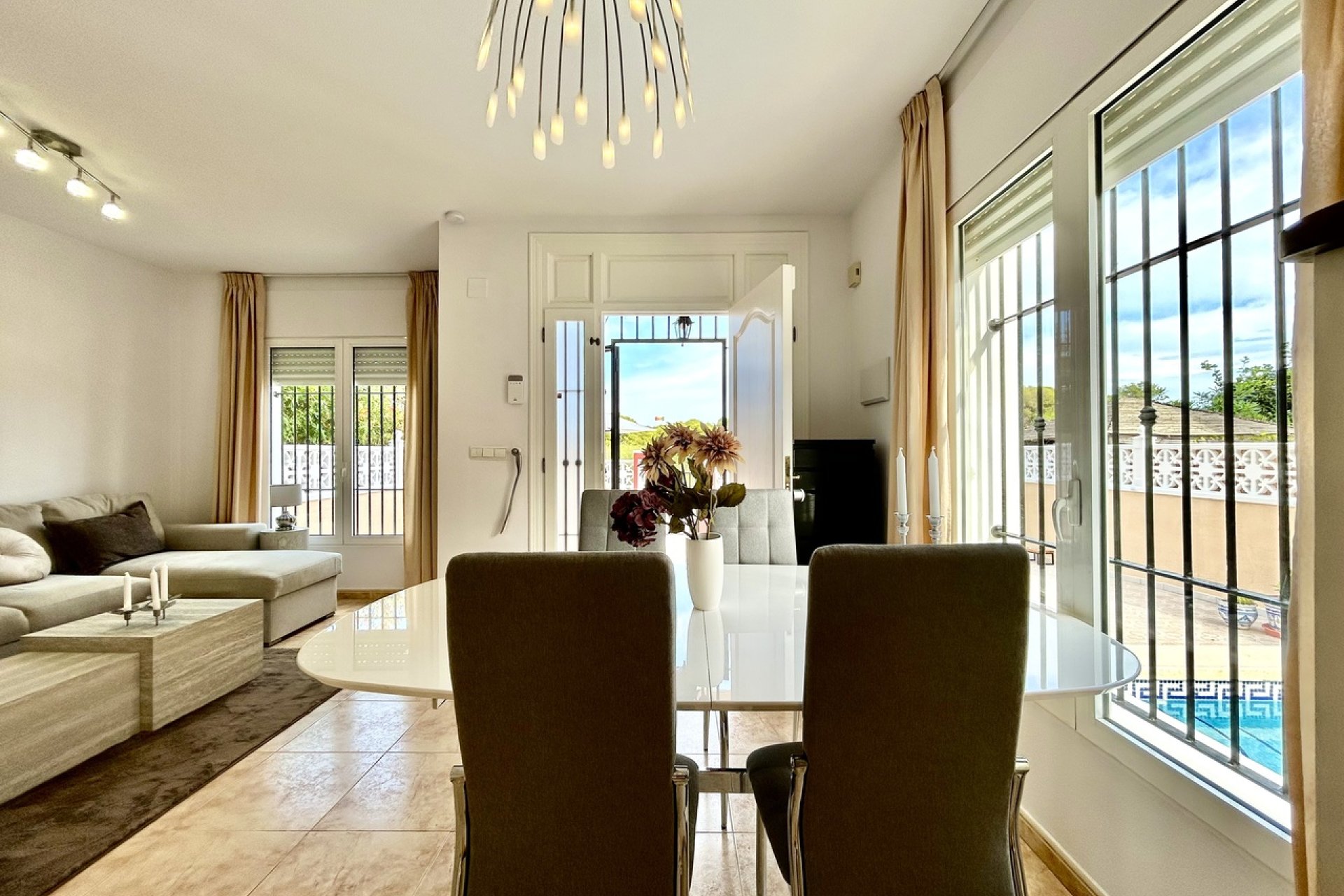Herverkoop - Town House -
Dehesa de Campoamor - Costa Blanca