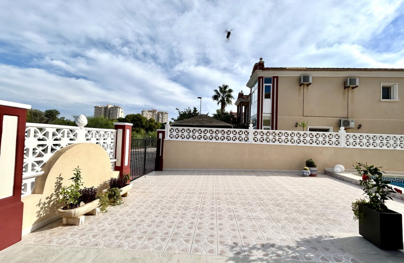 Herverkoop - Town House -
Dehesa de Campoamor - Costa Blanca