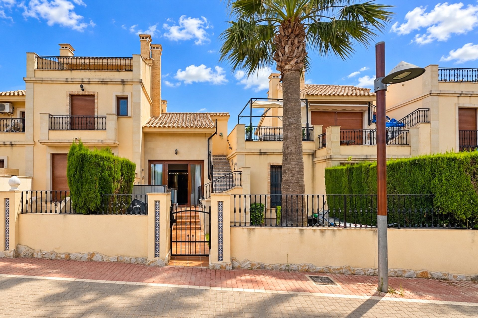 Herverkoop - Town House -
La Finca Golf Resort - Inland