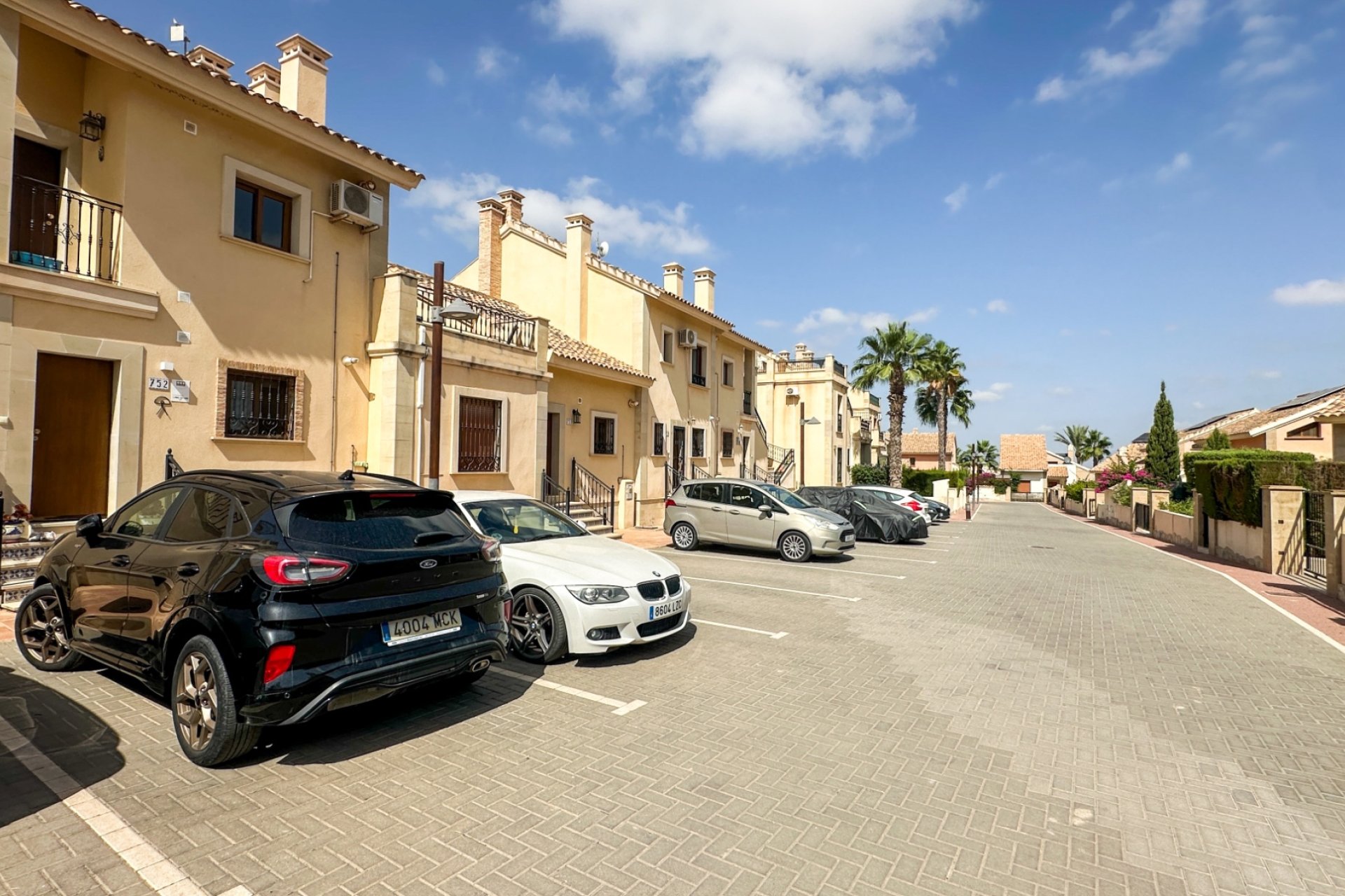 Herverkoop - Town House -
La Finca Golf Resort - Inland