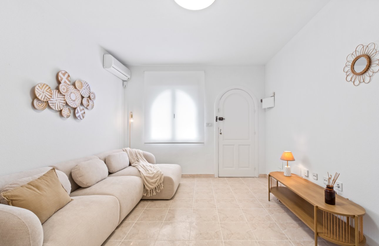 Herverkoop - Town House -
La Florida - Inland