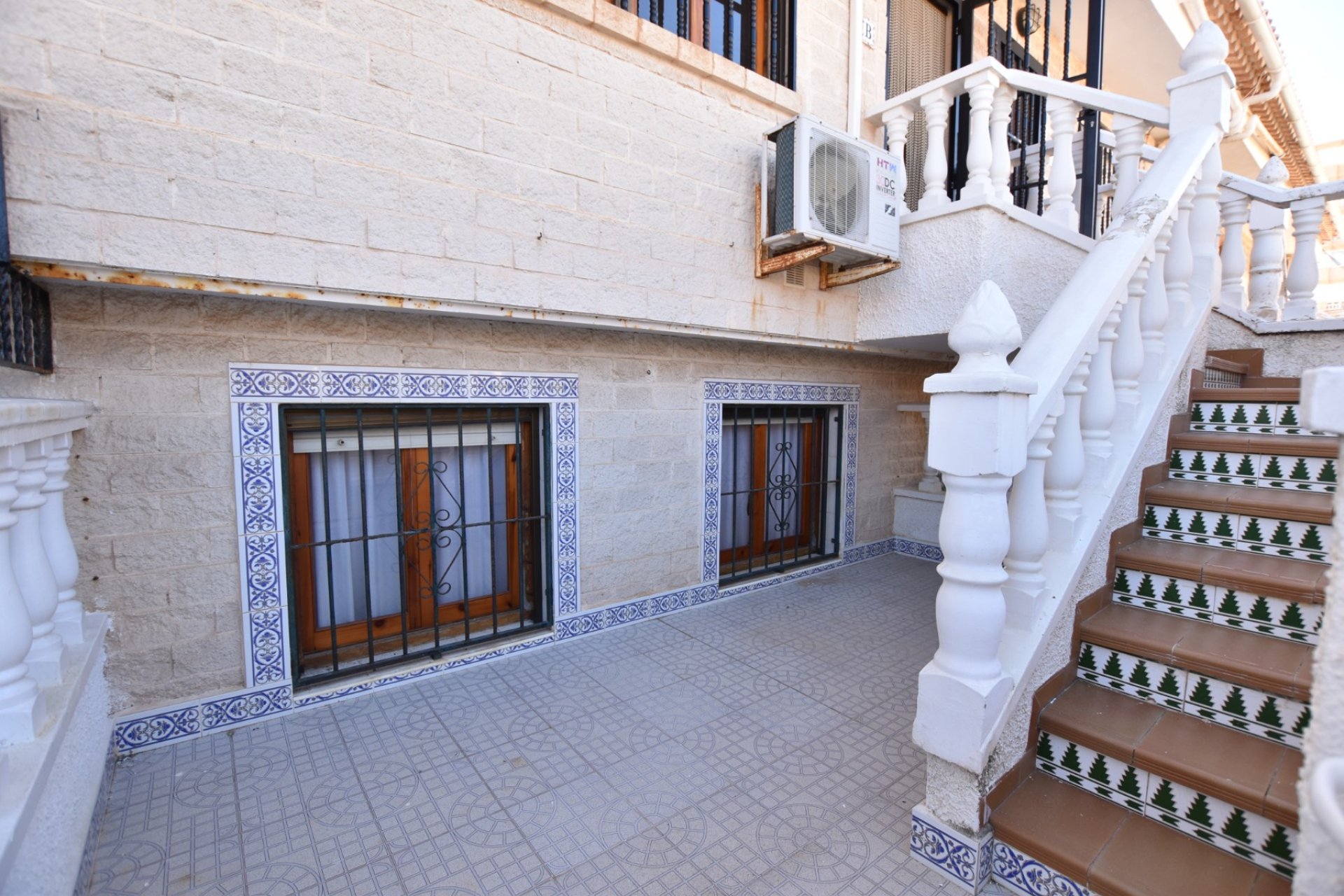 Herverkoop - Town House -
La Mata - Costa Blanca