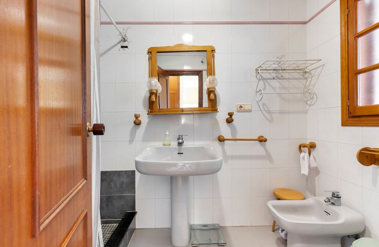 Herverkoop - Town House -
La Mata - Costa Blanca