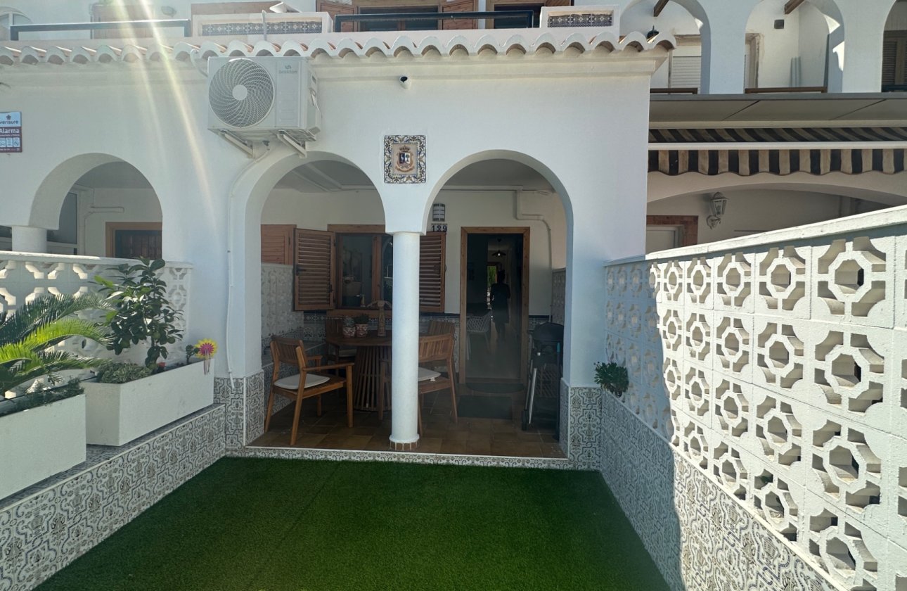 Herverkoop - Town House -
La Mata - Costa Blanca